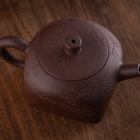 Tian Di Fang Yuan 天地方圆 - Teiera Yixing decorata in argilla viola Zini