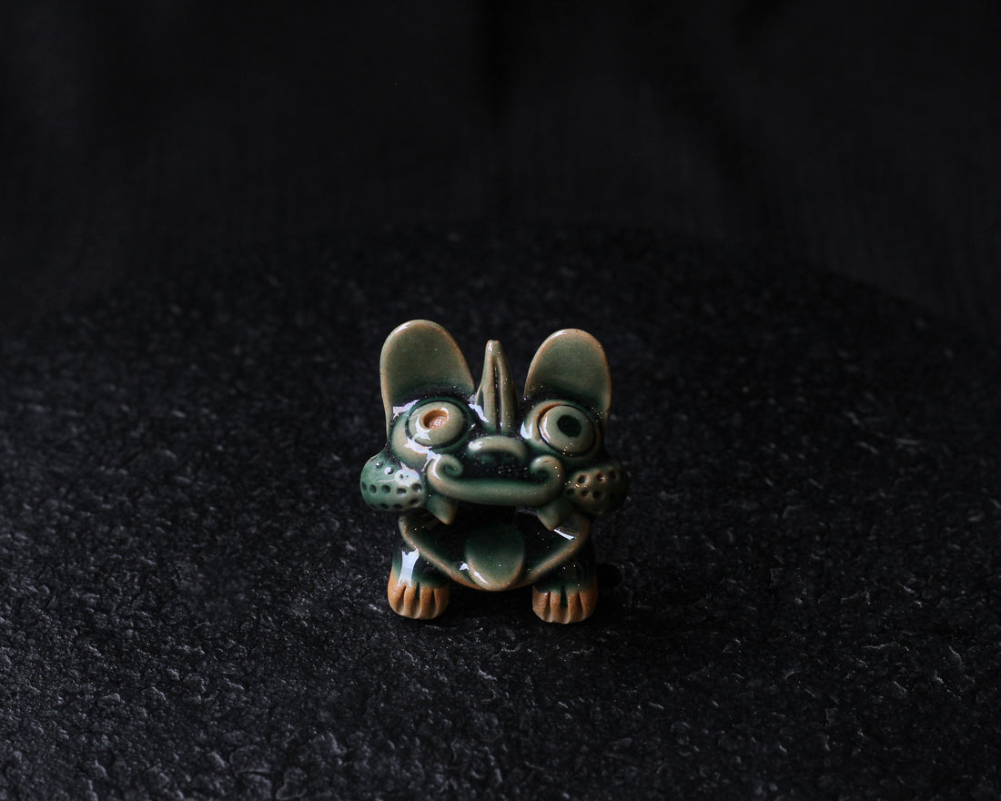 Green mini Wamao 瓦猫 - Incense holder