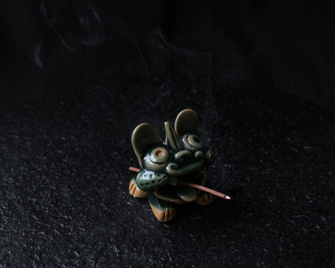 Green mini Wamao 瓦猫 - Incense holder