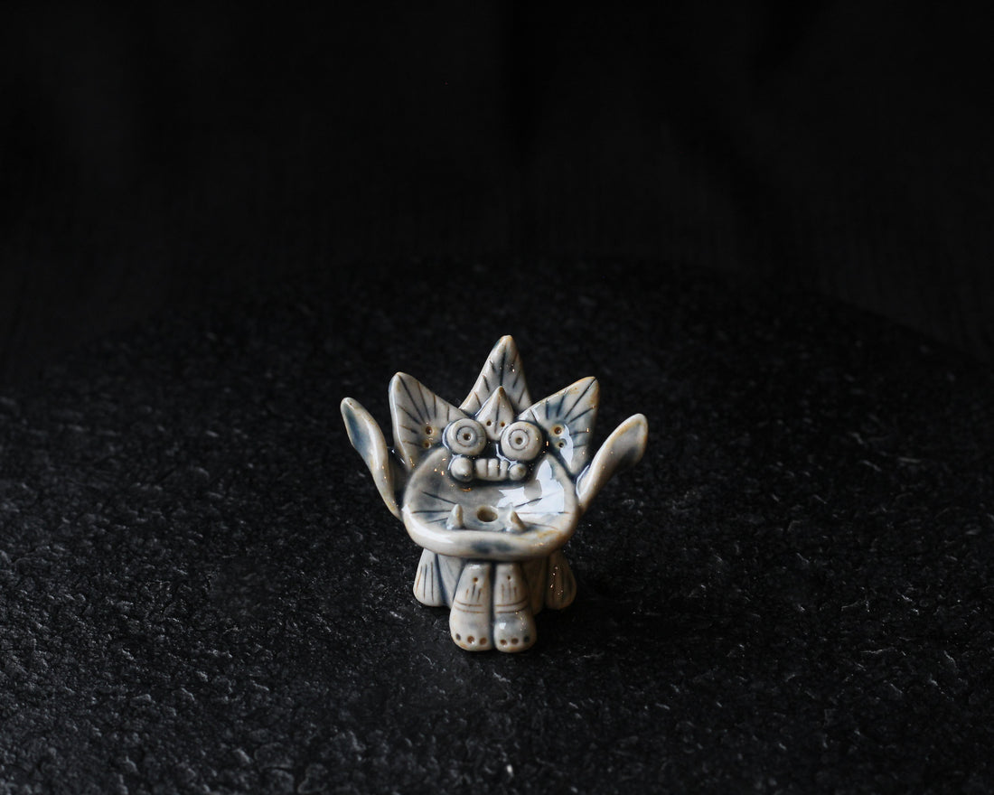 Indigo Chimera Wamao 瓦猫 - Incense holder
