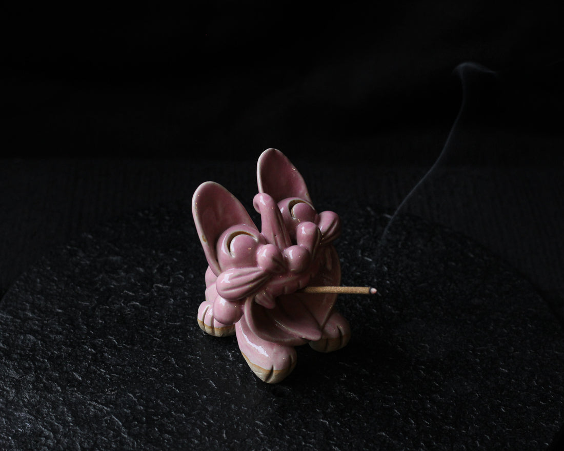 Pink Smiling Wamao 瓦猫 - Incense holder