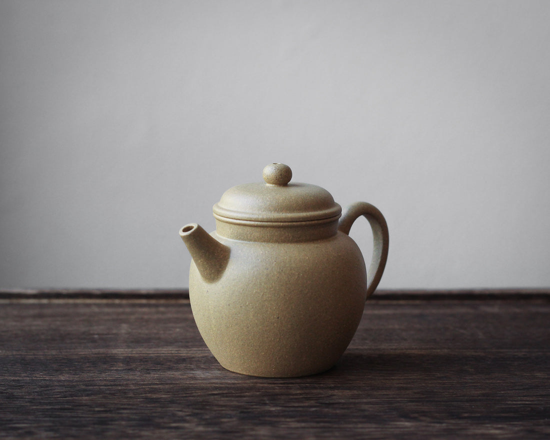 Deyun 德韵 - Yixing Teapot in Benshanluni green clay