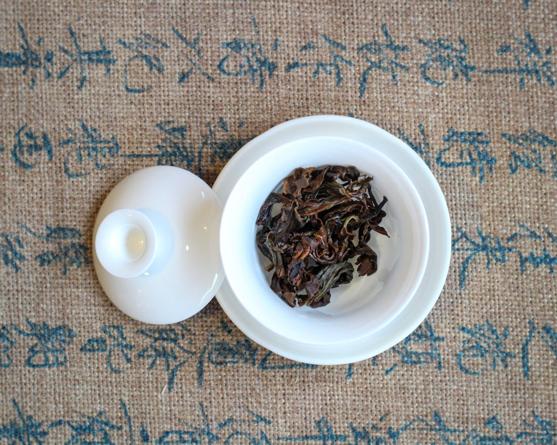 Yunnan Oriental Beauty 云南东方美人 - Tè Wulong bitten